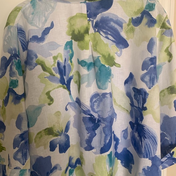 Chicos Size 3 Blouse With Watercolor Print of Blue/Green/White Irises 3/4 Sleeve - Picture 8 of 8